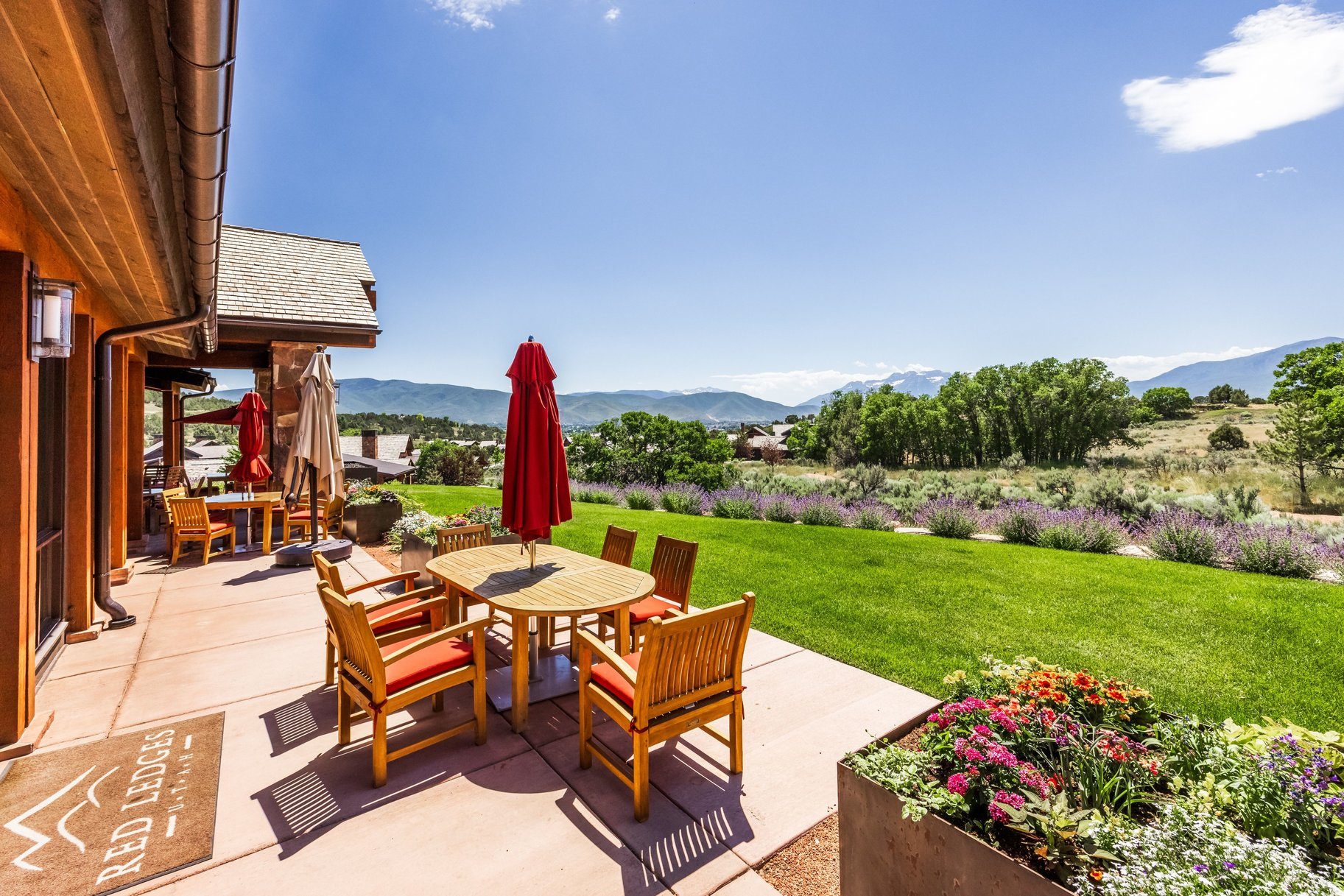 RED LEDGES - Land