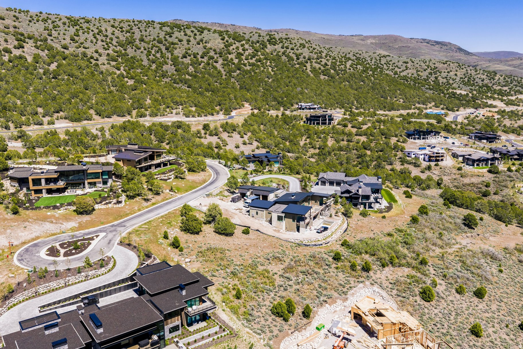 RED LEDGES - Land