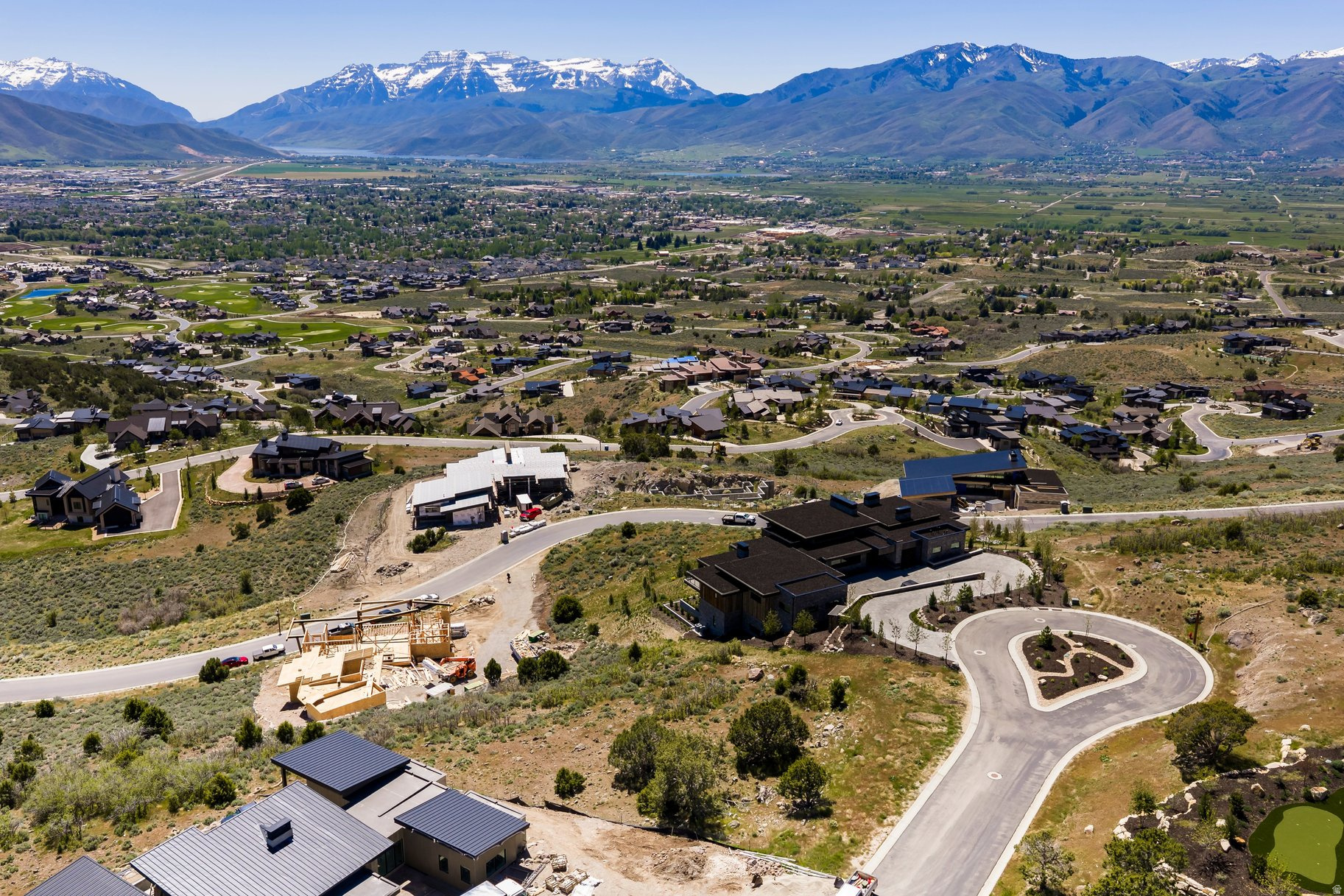RED LEDGES - Land