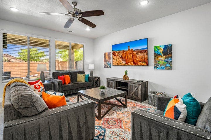 Photo of 379 N PUERTA DR, Washington, UT 84780 (MLS # 2176978)