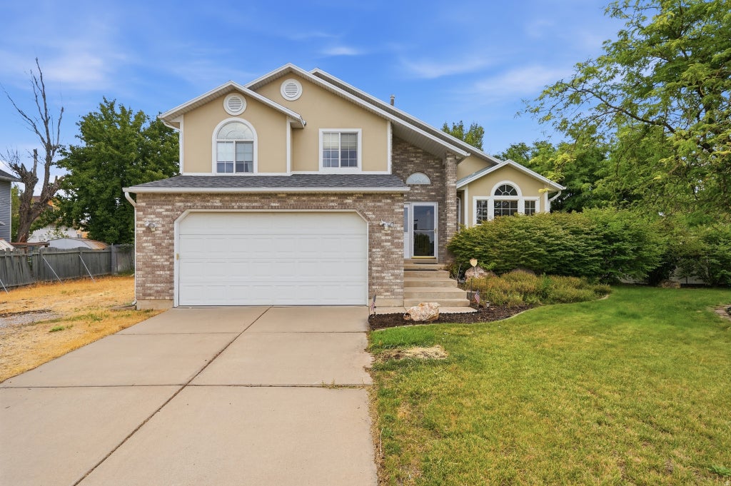 Photo of 2244 N 1350 W, Clinton, UT 84015 (MLS # 2174561)