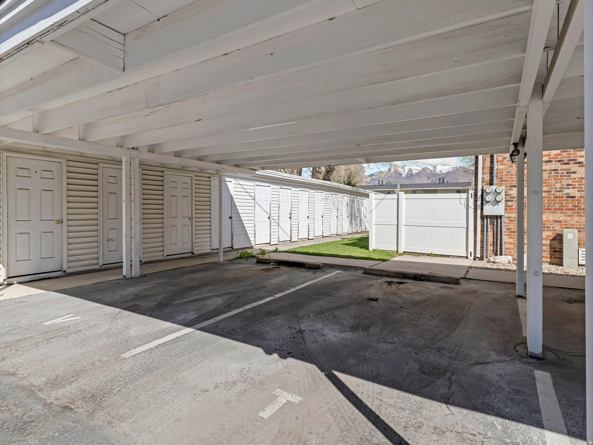 COLONIAL GARDENS TOWNHOUSES - Residential