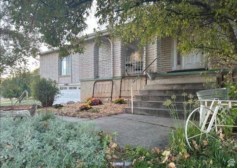 Photo of 983 E ANTELOPE DR, Layton, UT 84040 (MLS # 2116438)