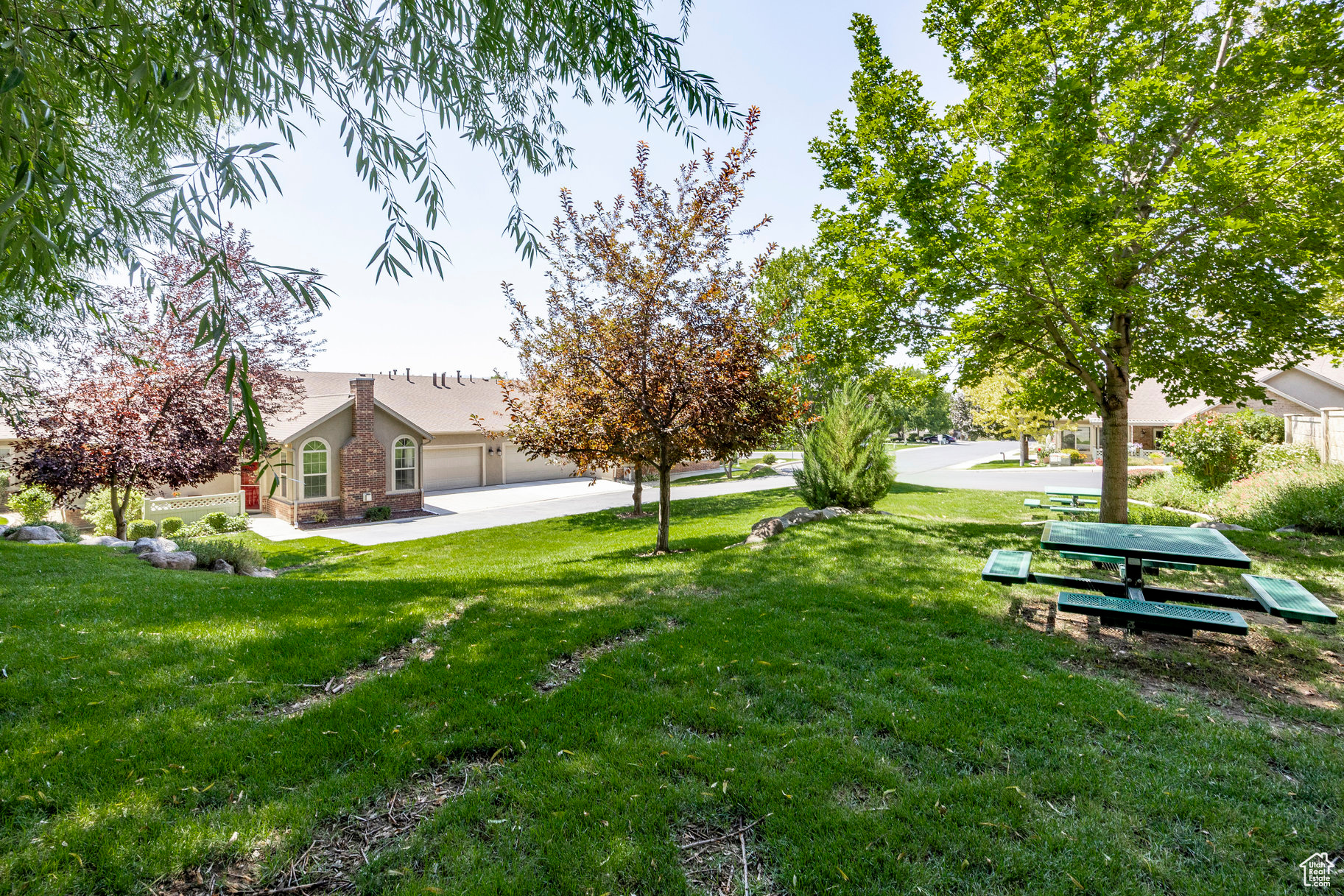 MEADOW PARK VILLAS - Residential