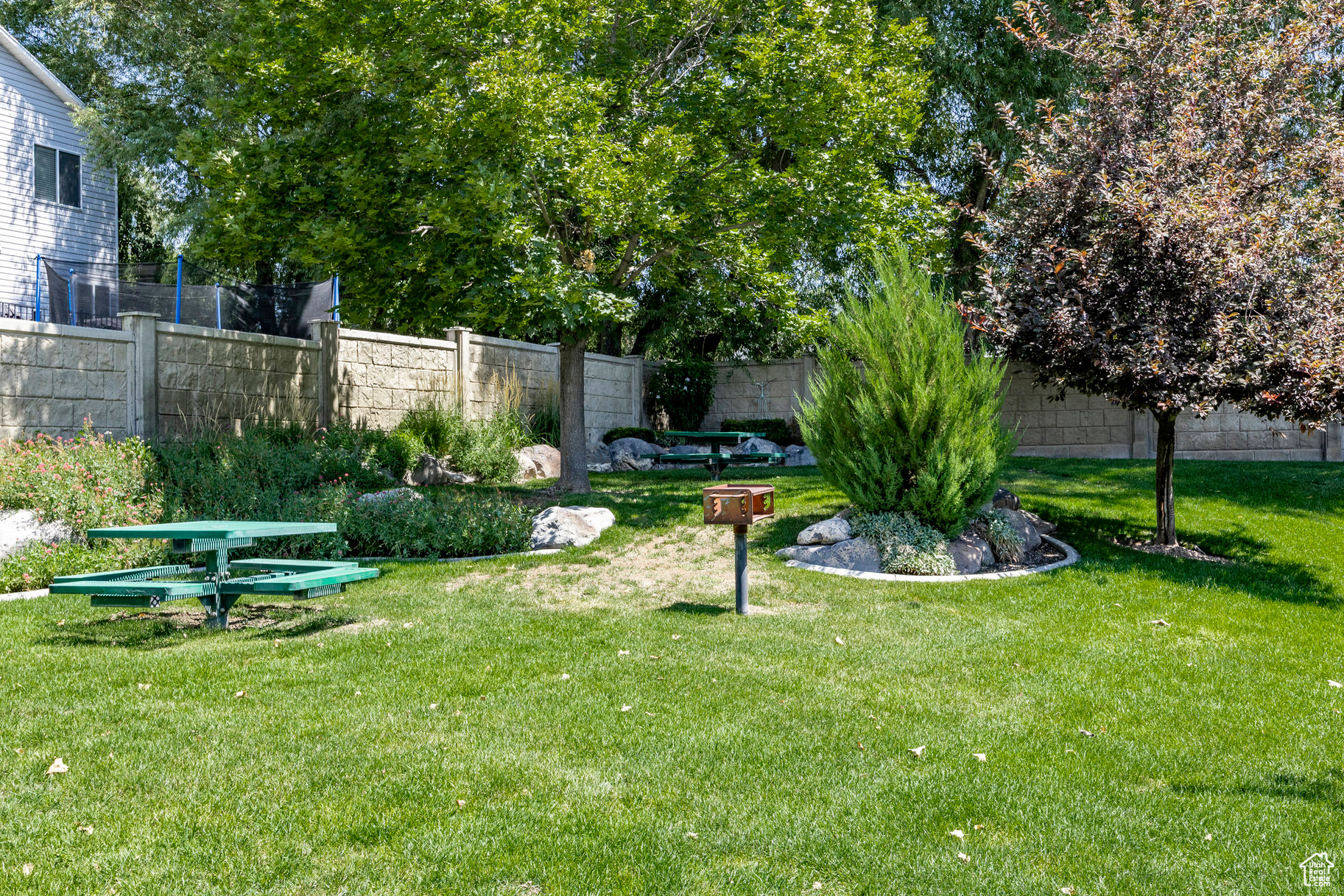 MEADOW PARK VILLAS - Residential