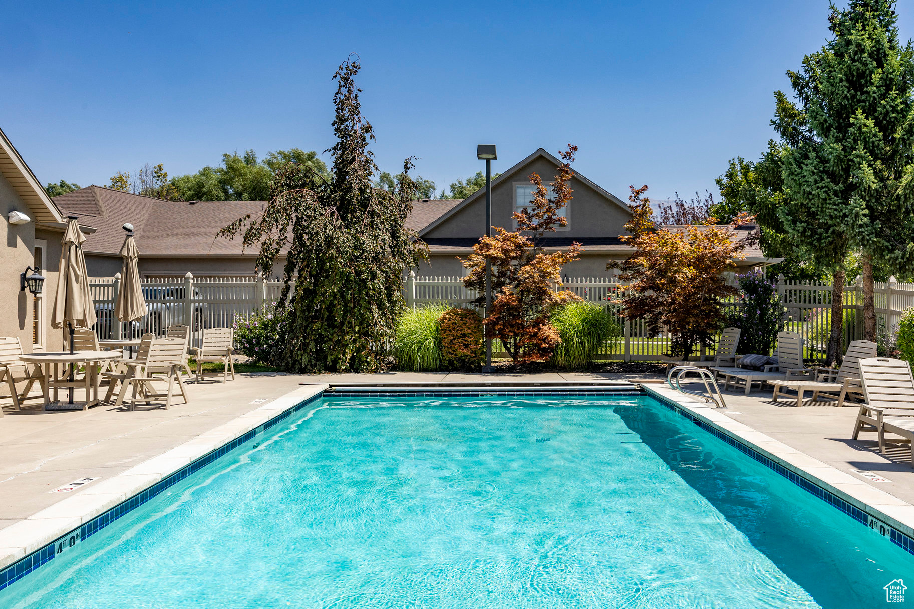 MEADOW PARK VILLAS - Residential