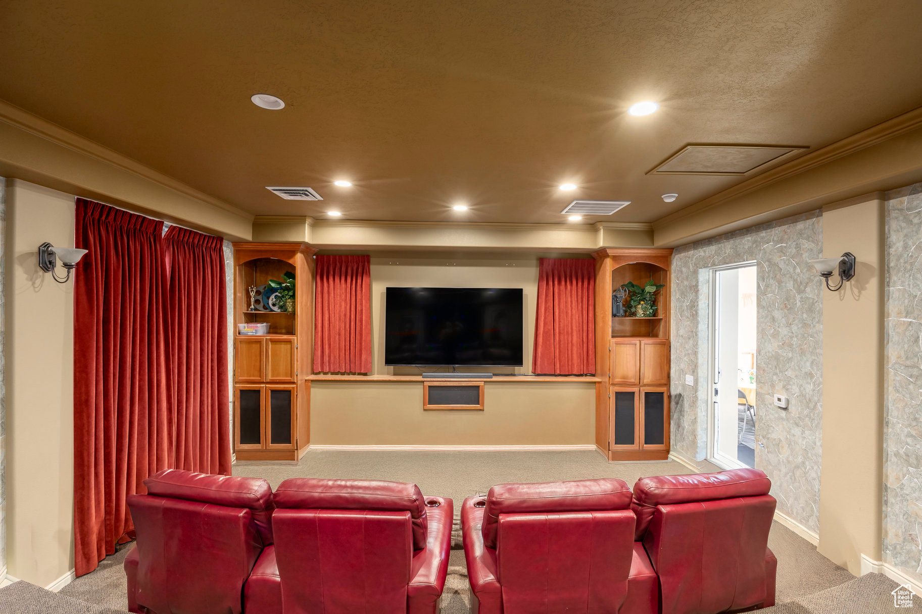 MEADOW PARK VILLAS - Residential