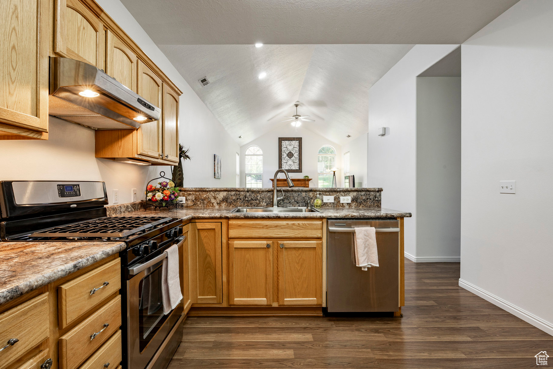 MEADOW PARK VILLAS - Residential