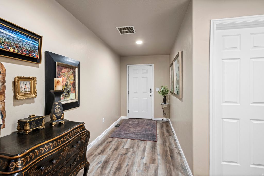 Photo of 949 W TEAL RUN WAY, Salt Lake City, UT 84119 (MLS # 2138467)