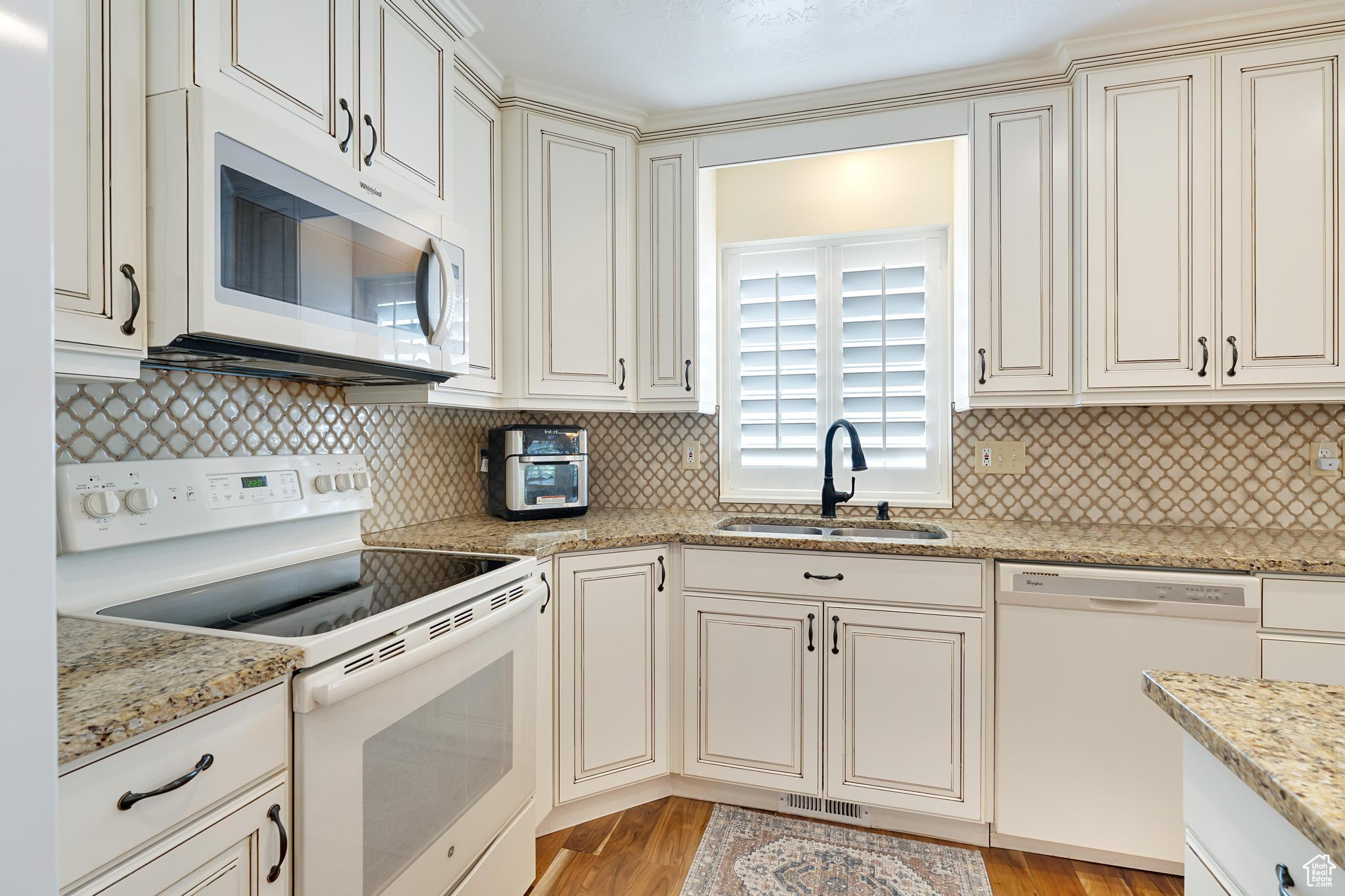 EASTVIEW CONDOS - Residential Income