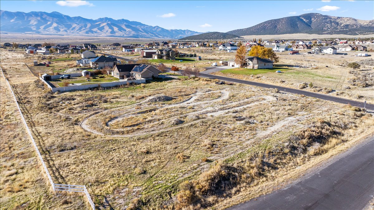 BENCHES AT SOUTH RIM - Residential