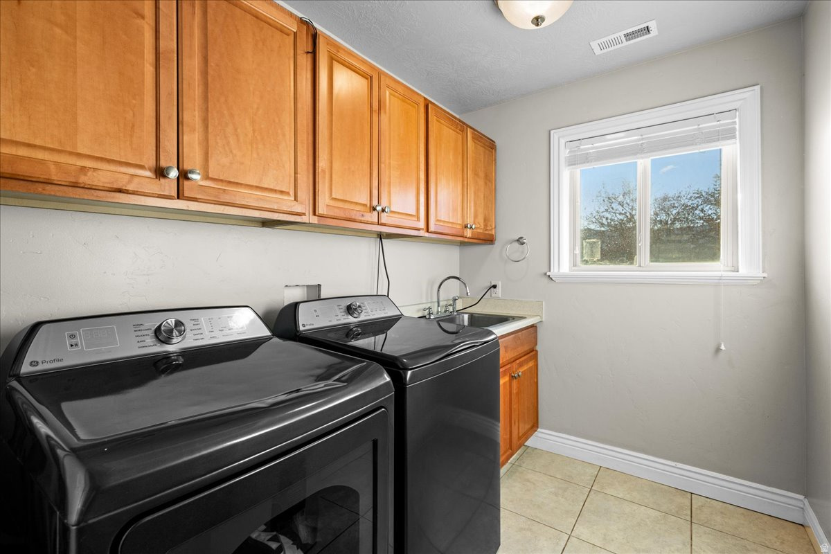 BENCHES AT SOUTH RIM - Residential