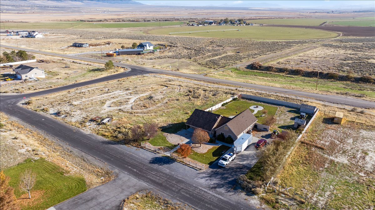 BENCHES AT SOUTH RIM - Residential