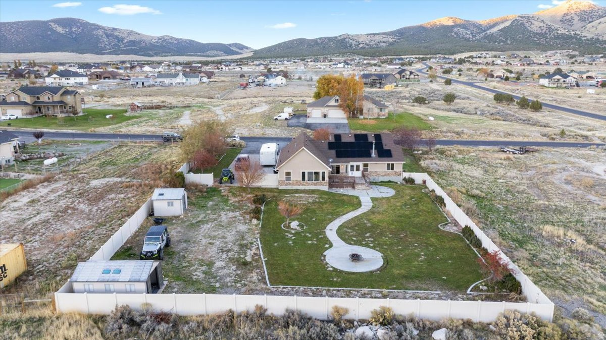 BENCHES AT SOUTH RIM - Residential