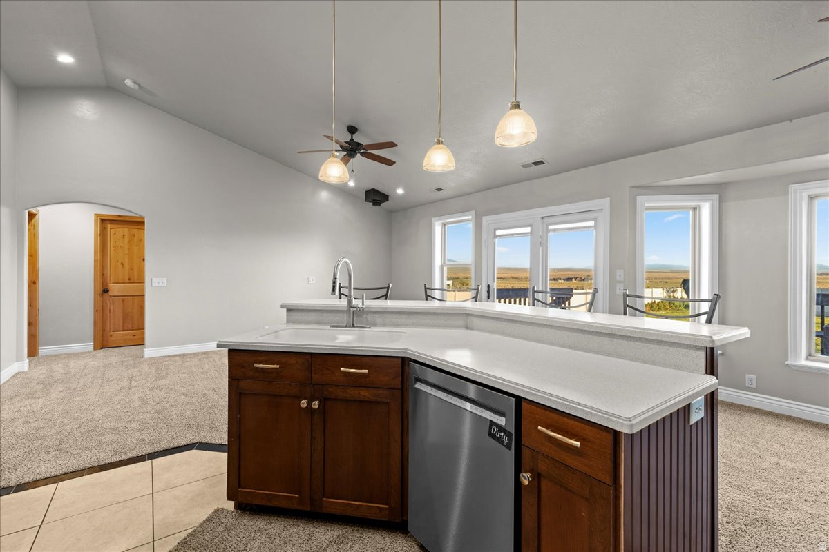 BENCHES AT SOUTH RIM - Residential