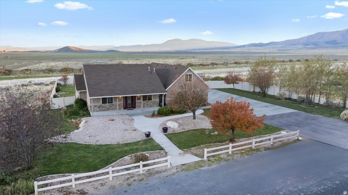 BENCHES AT SOUTH RIM - Residential