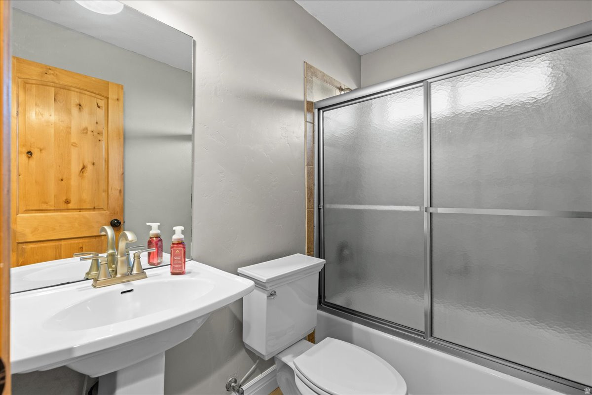 BENCHES AT SOUTH RIM - Residential