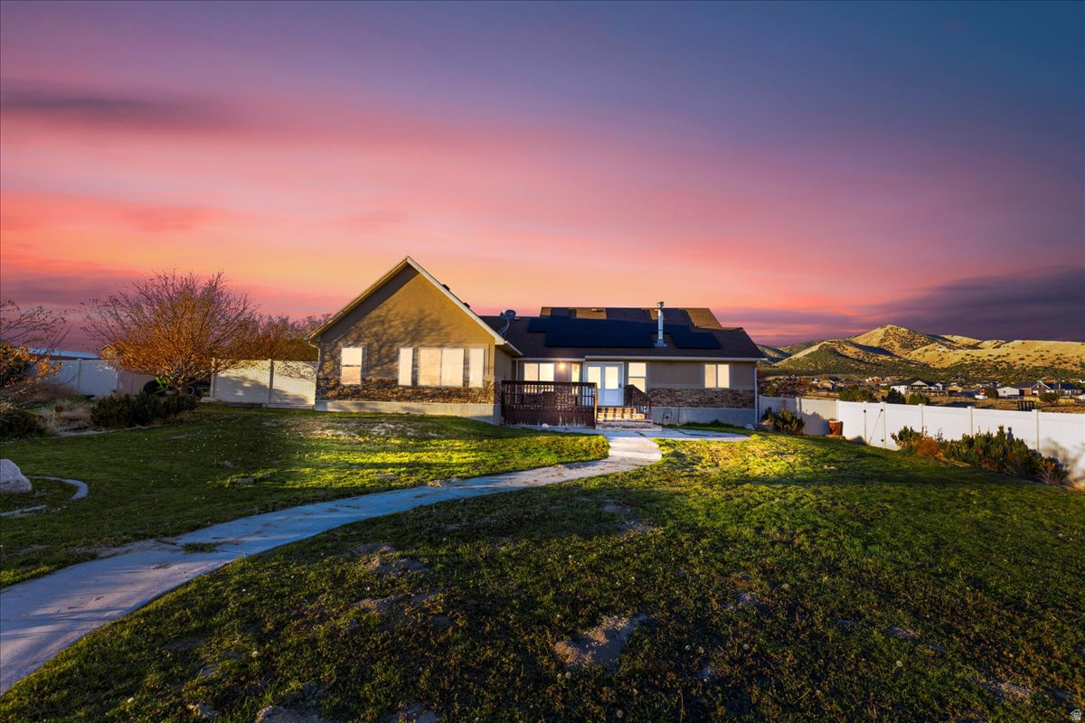 BENCHES AT SOUTH RIM - Residential