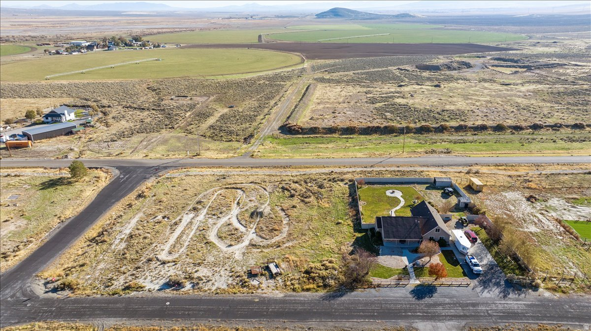 BENCHES AT SOUTH RIM - Residential