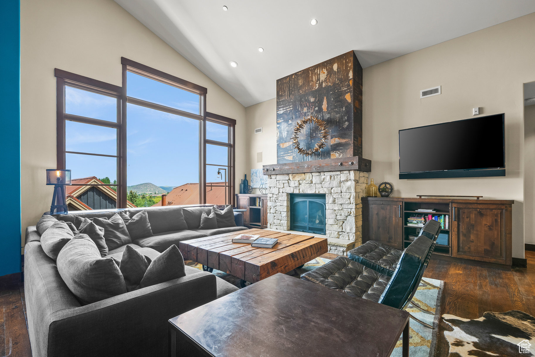 1825 THREE KINGS DR 4302
