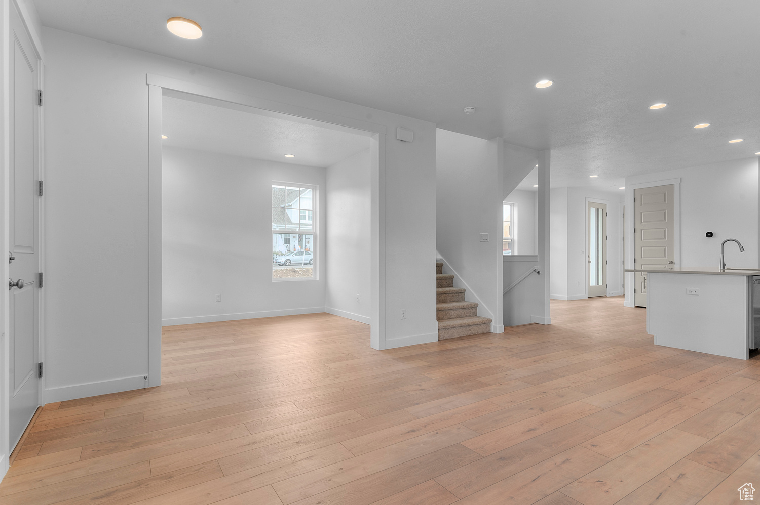 DAYBREAK WATERMARK 365 - Residential