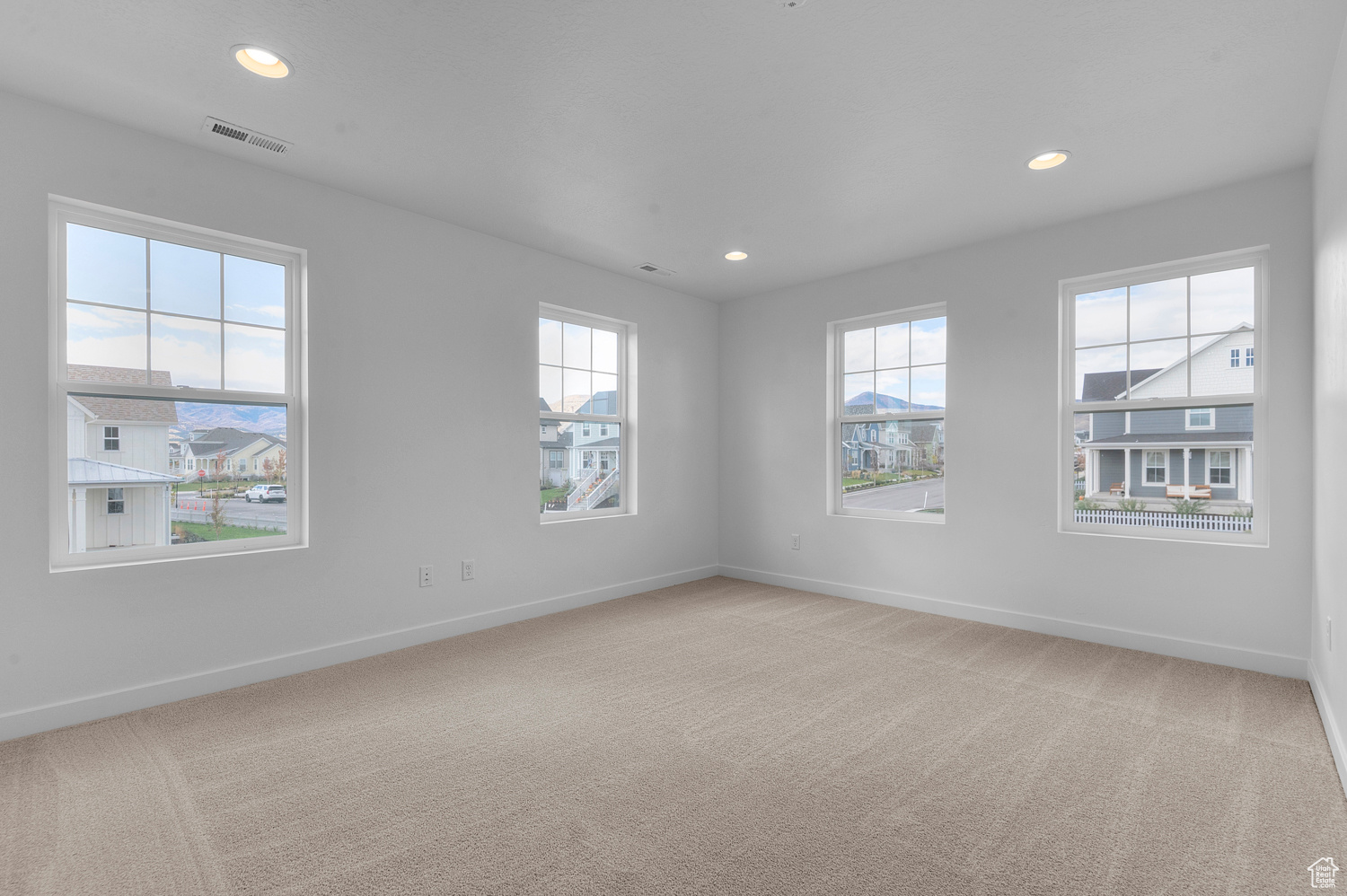 DAYBREAK WATERMARK 365 - Residential