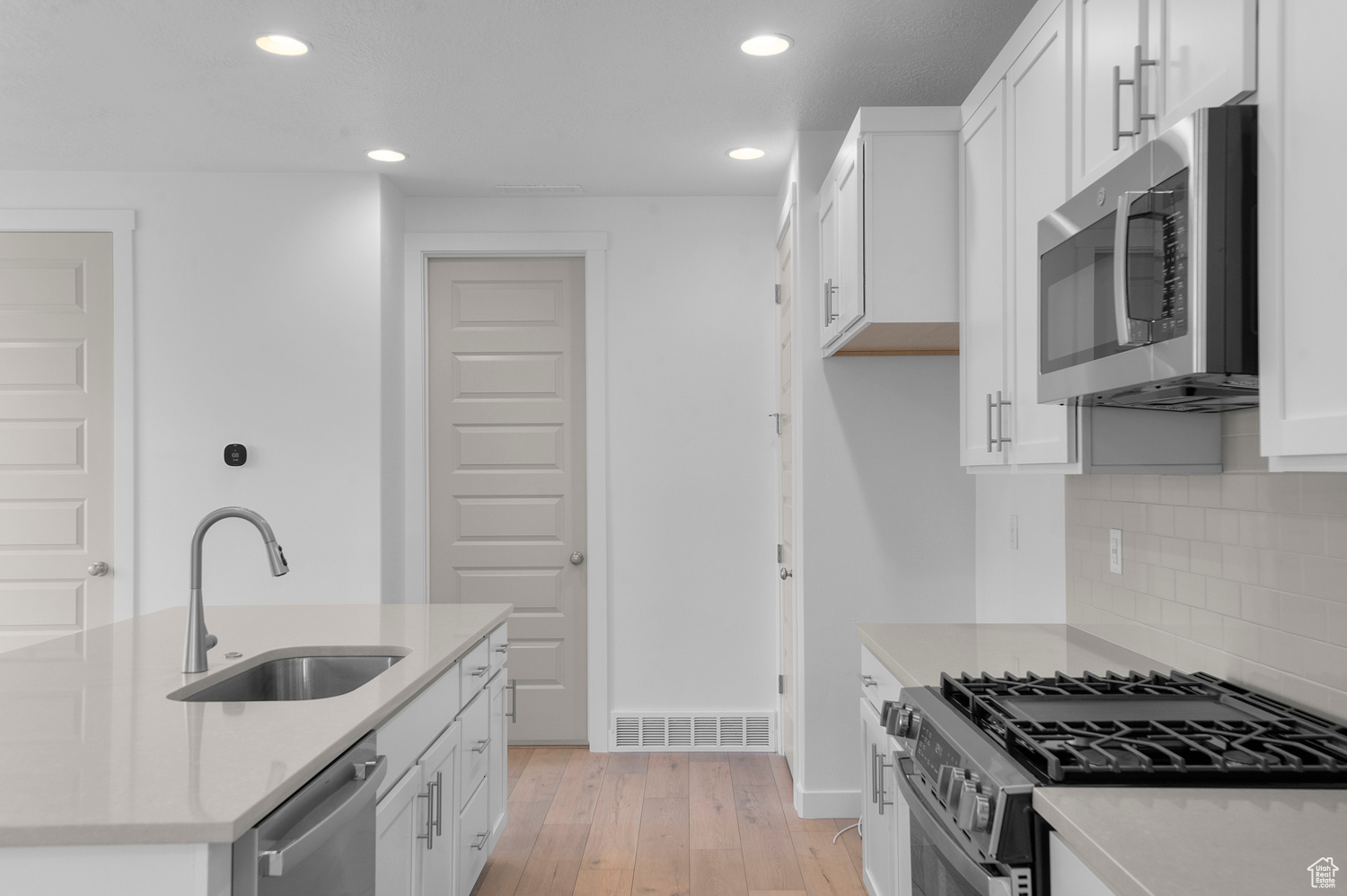 DAYBREAK WATERMARK 365 - Residential