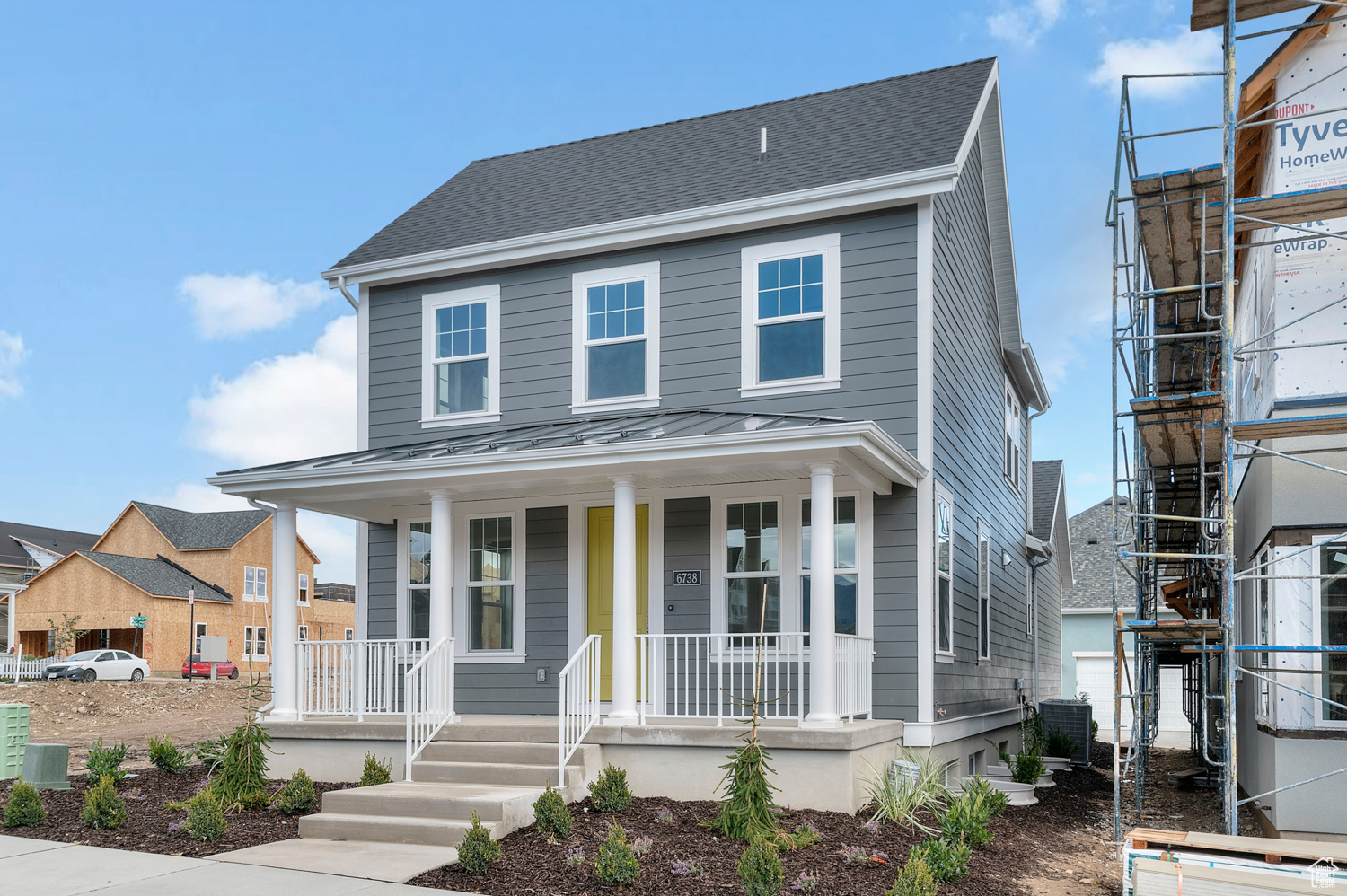 DAYBREAK WATERMARK 365 - Residential