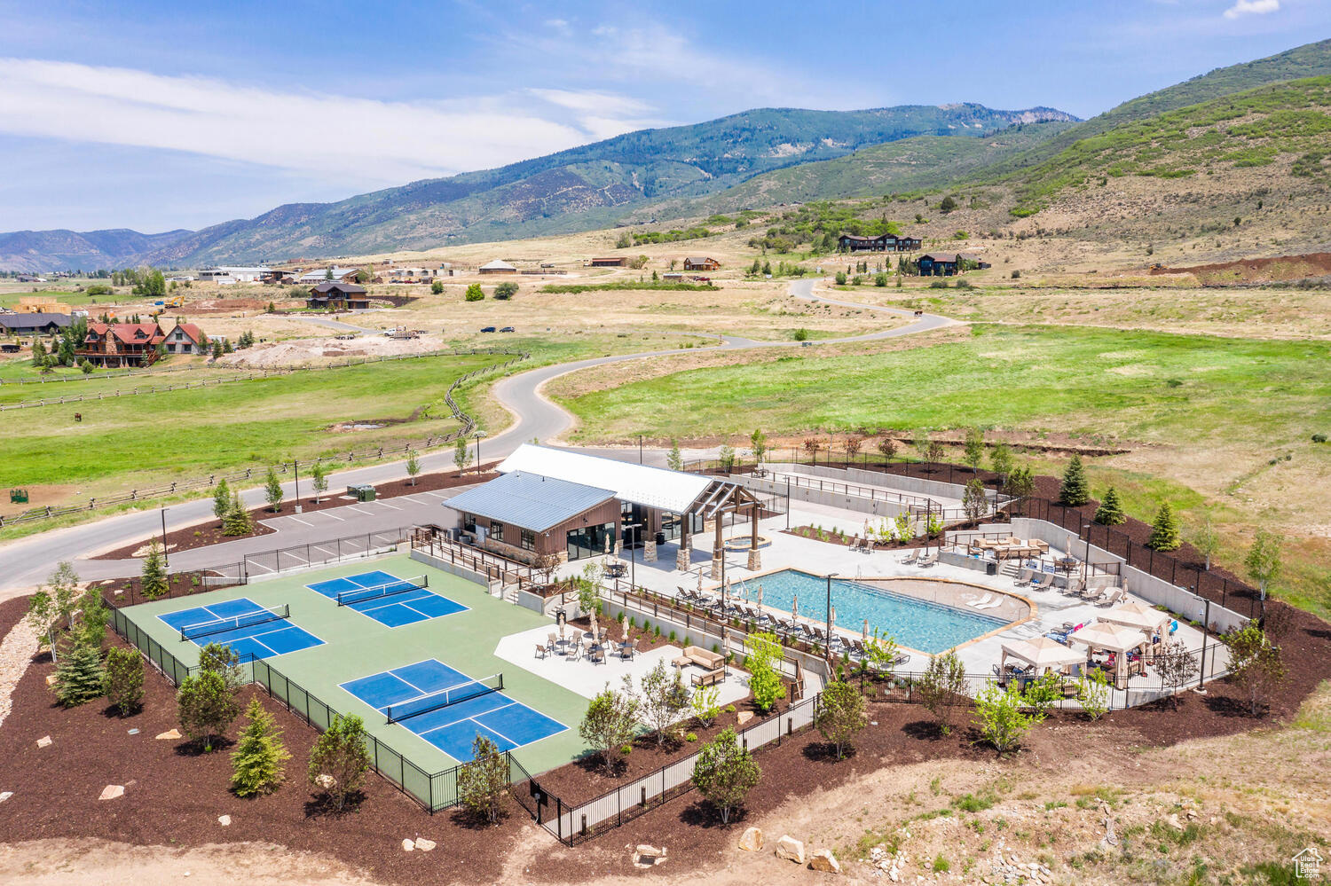 HIGH STAR RANCH - Residential