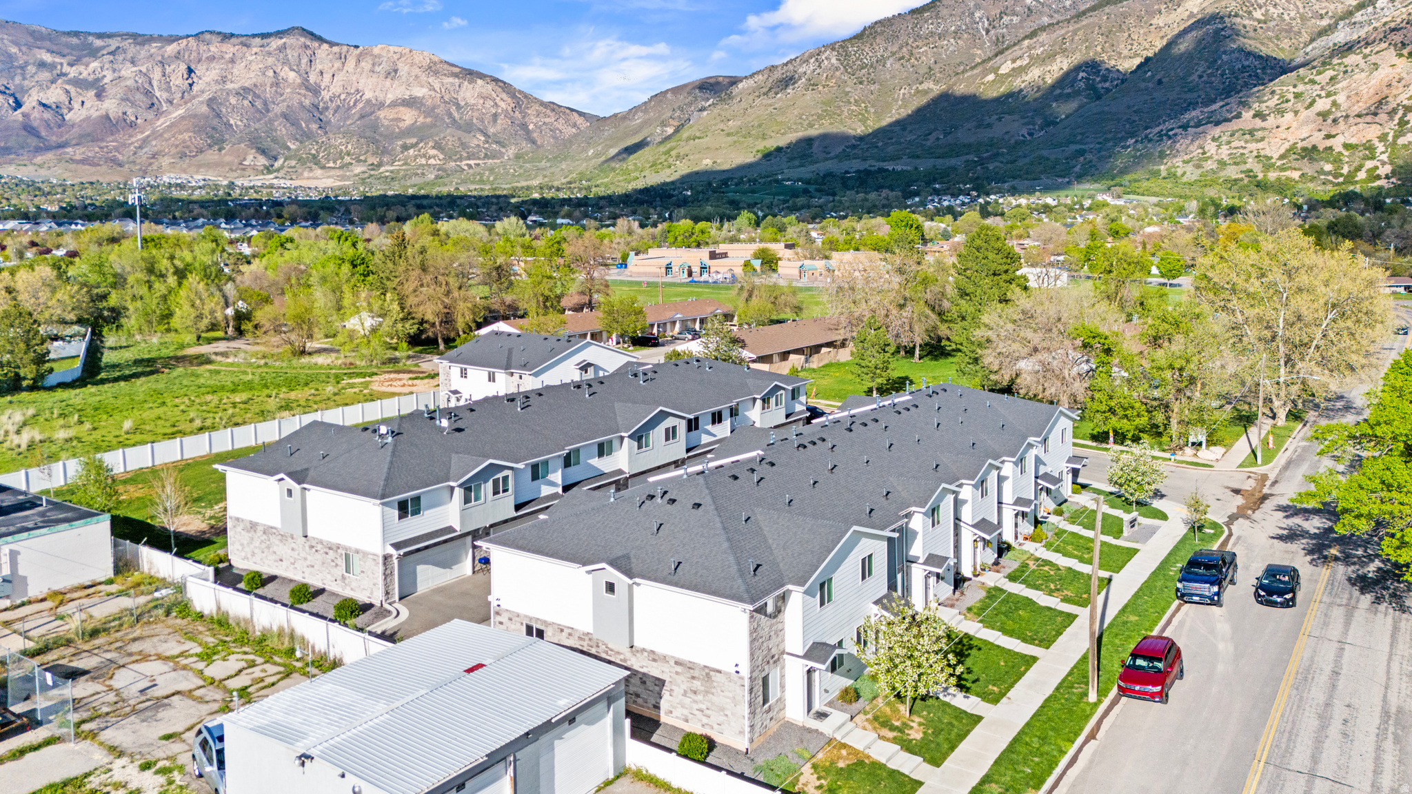 SUNRISE POINT - Residential