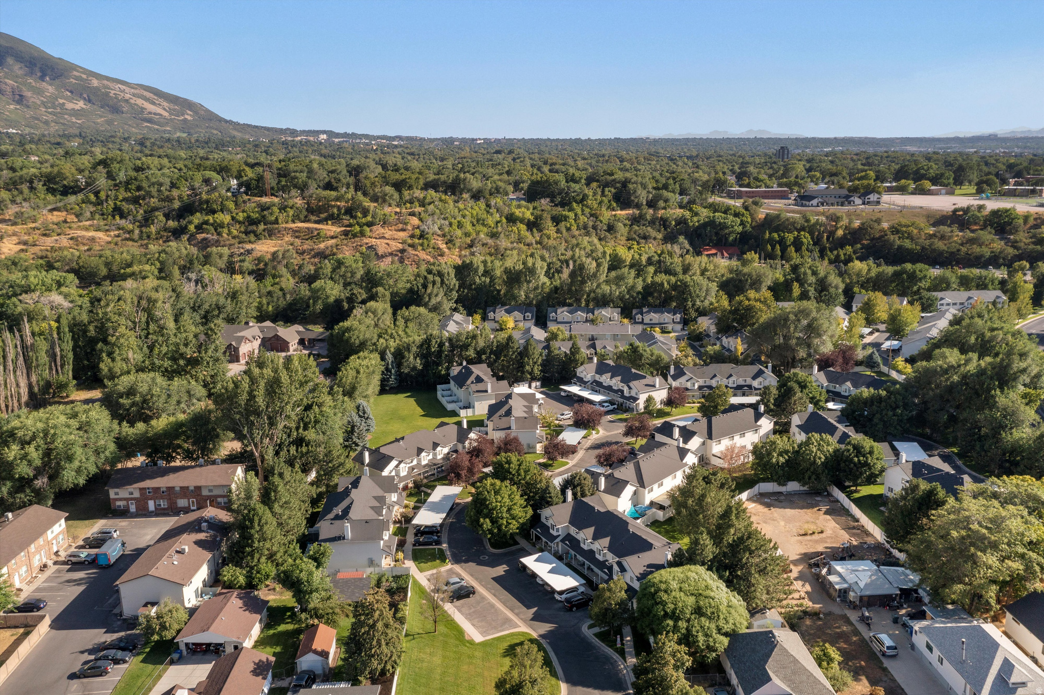 RIVERVIEW - Residential