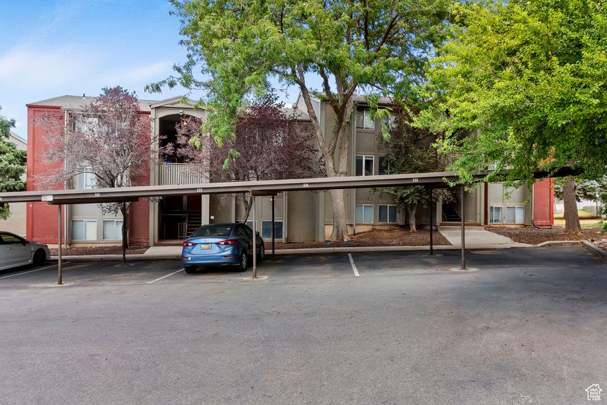 Excellent investment opportunity. Buy cheaper than you can rent. Across the street from the park, 5 minutes from downtown, SLC and 10 minutes to the University of Utah. Quick and easy access to I-15, Beck Street, and 2600 S. Local gyms and shopping within walking distance. Complex has a remodeled gym and there is a pool and clubhouse. Unit has a new fridge, tile floor and tile tub surround. Carpet was also recently replaced. Bathroom provides shared access to sink with privacy door for tub and toilet. HOA includes clubhouse amenities, gym, pool, water, sewer, garbage and snow removal. Pet friendly. Buyer to verify all info.