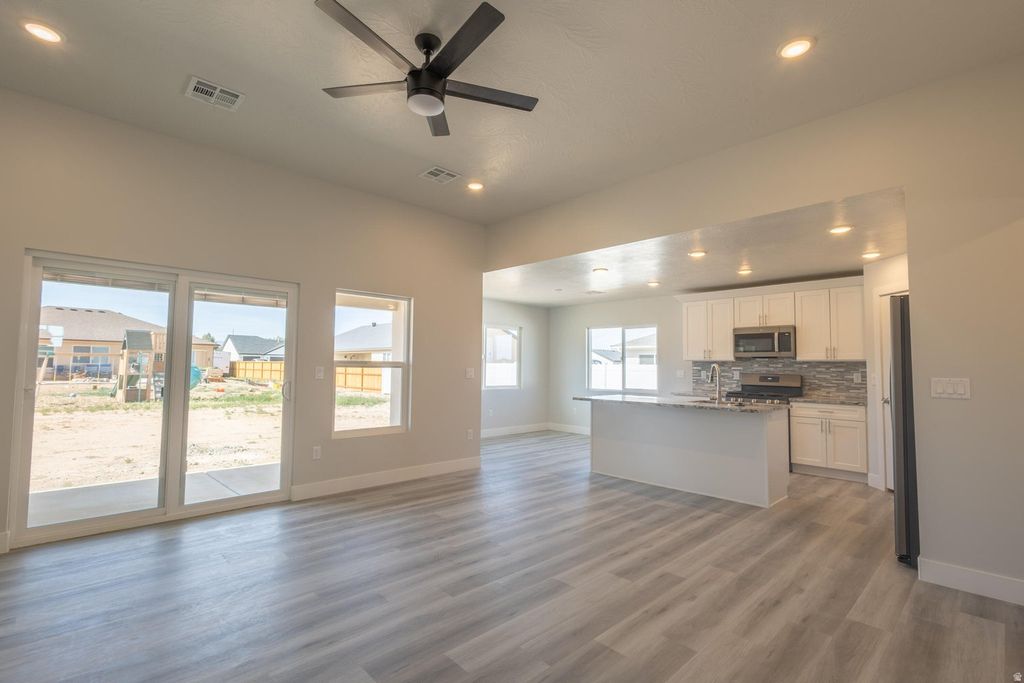 Photo of 910 E REMINGTON RD, Enoch, UT 84721 (MLS # 2162090)