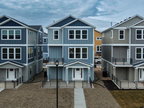 Photo of 118 S 1700 W #11, Pleasant Grove, UT 84062 (MLS # 2133186)