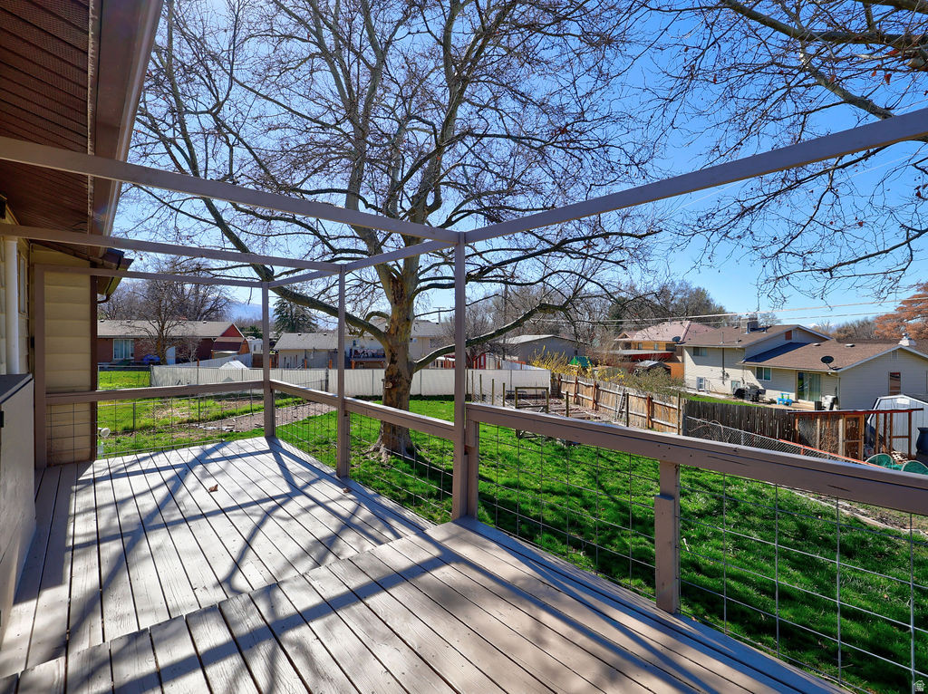 COLONIAL PARK - Residential