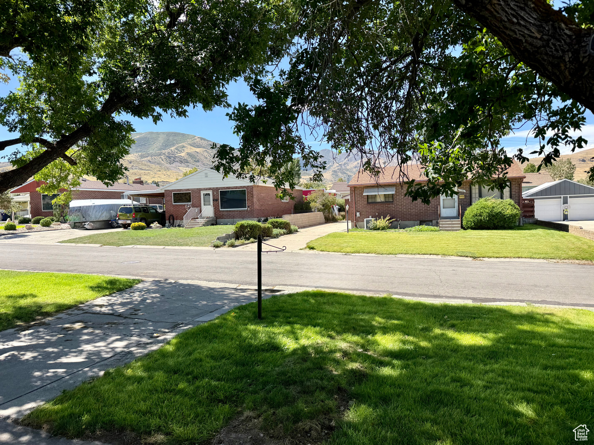 OQUIRRH HILLS - Residential