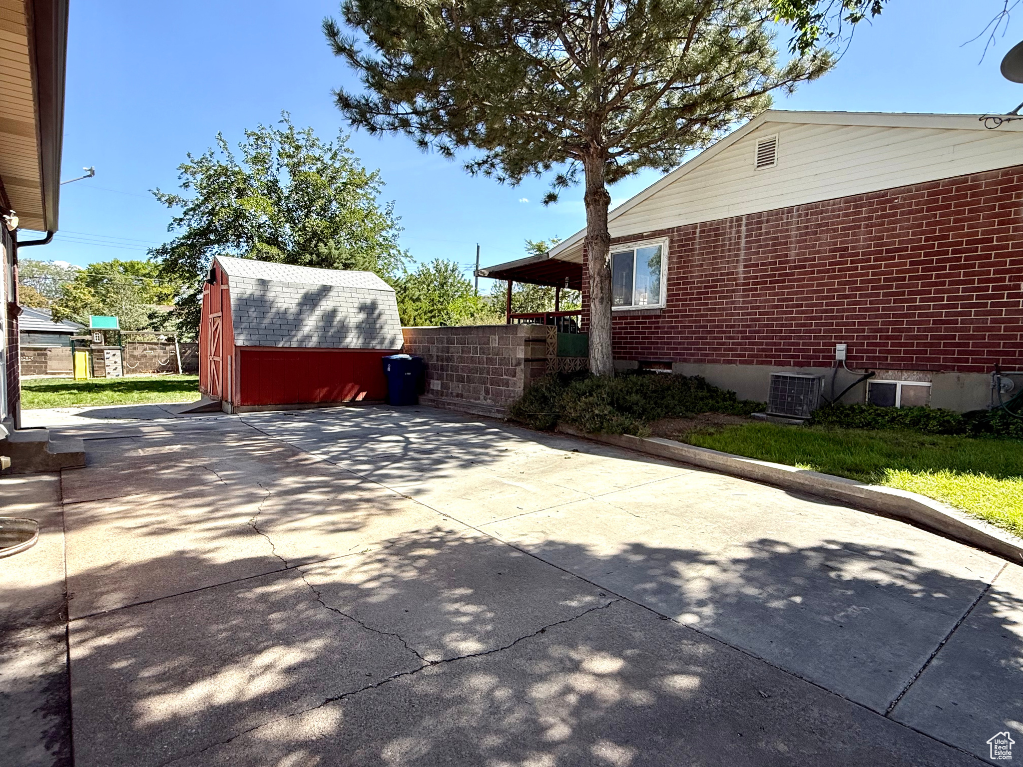 OQUIRRH HILLS - Residential