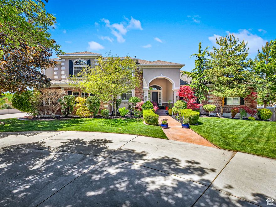 PRICE IMPROVEMENT. This remarkable property is located in a picturesque neighborhood with tree-lined streets, perfect for relaxation. It offers nearby outdoor adventures, including skiing and recreational activities for nature lovers. Upon entry, you're welcomed by a grand foyer with a vaulted ceiling and an elegant staircase, all set against beautiful hardwood floors. The design combines modern style with classic touches, creating a warm atmosphere. The expansive kitchen is a chef's dream, a culinary dream waiting to be customized, flowing into outdoor entertaining spaces that overlook a pool and spa, ideal for hosting gatherings. There's also a large side yard for outdoor activities or gardening, making it versatile for play or peaceful moments. This home elegantly blends sophistication with practicality, providing ample space for both relaxation and celebration. New AC and furnace unit upstairs, along with the new pool cover motor.