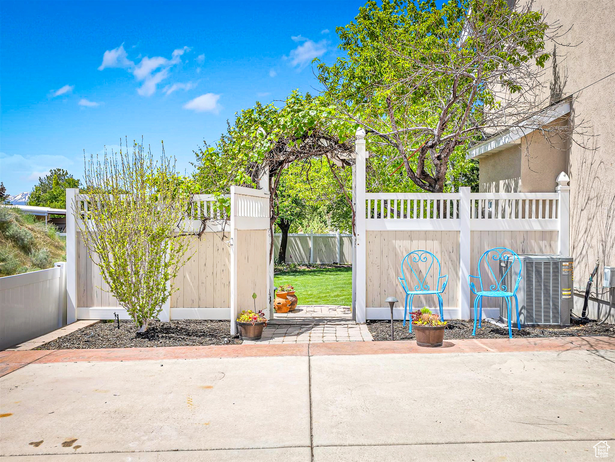 WILLOW VIEW COVE - Residential