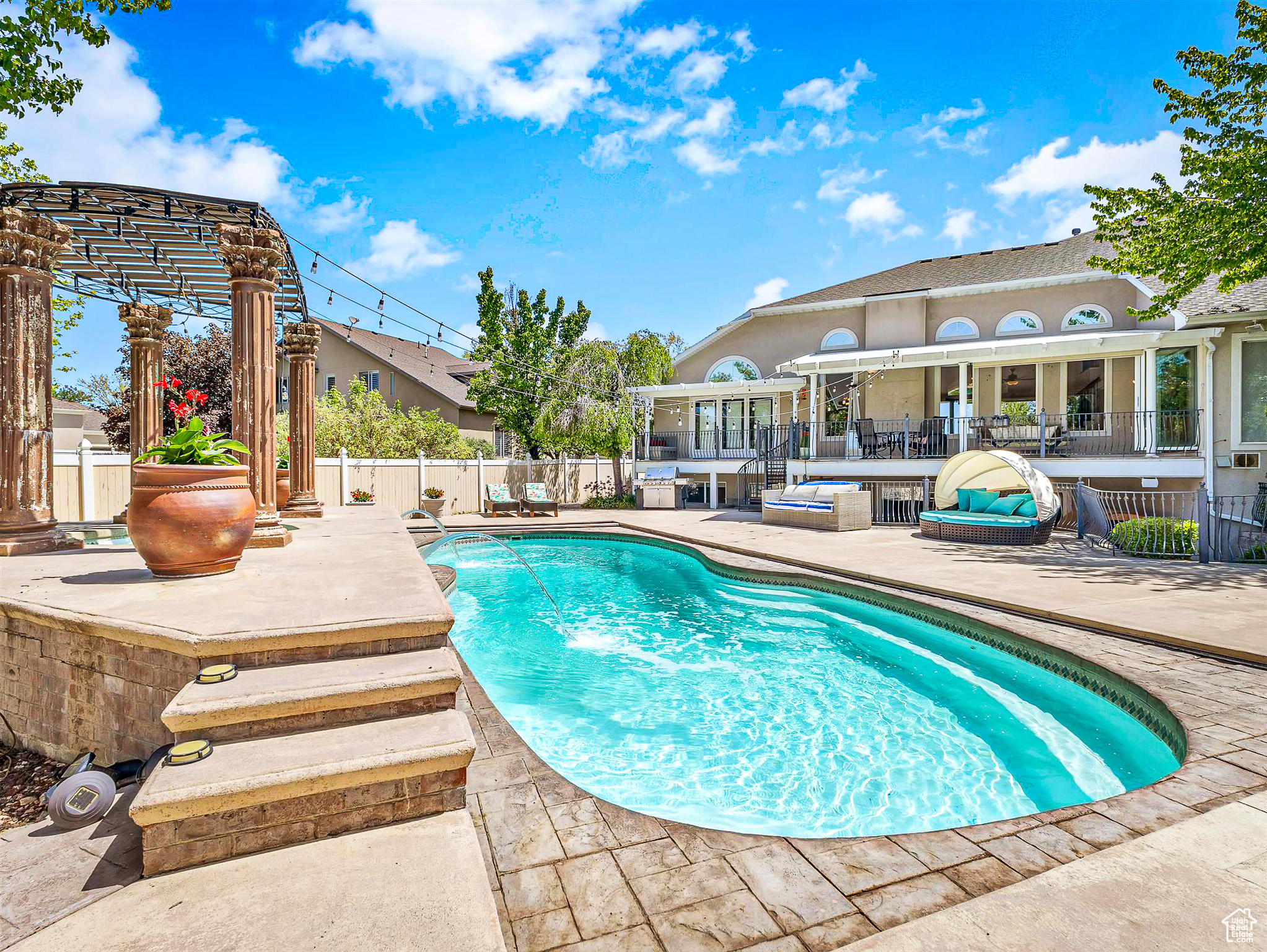 WILLOW VIEW COVE - Residential