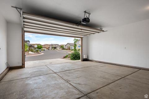 Tiny photo for 262 LADERA DR, Washington, UT 84780 (MLS # 2117817)
