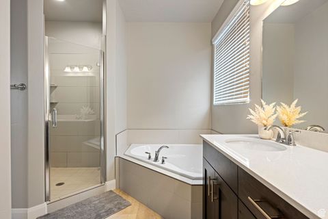 Tiny photo for 262 LADERA DR, Washington, UT 84780 (MLS # 2117817)
