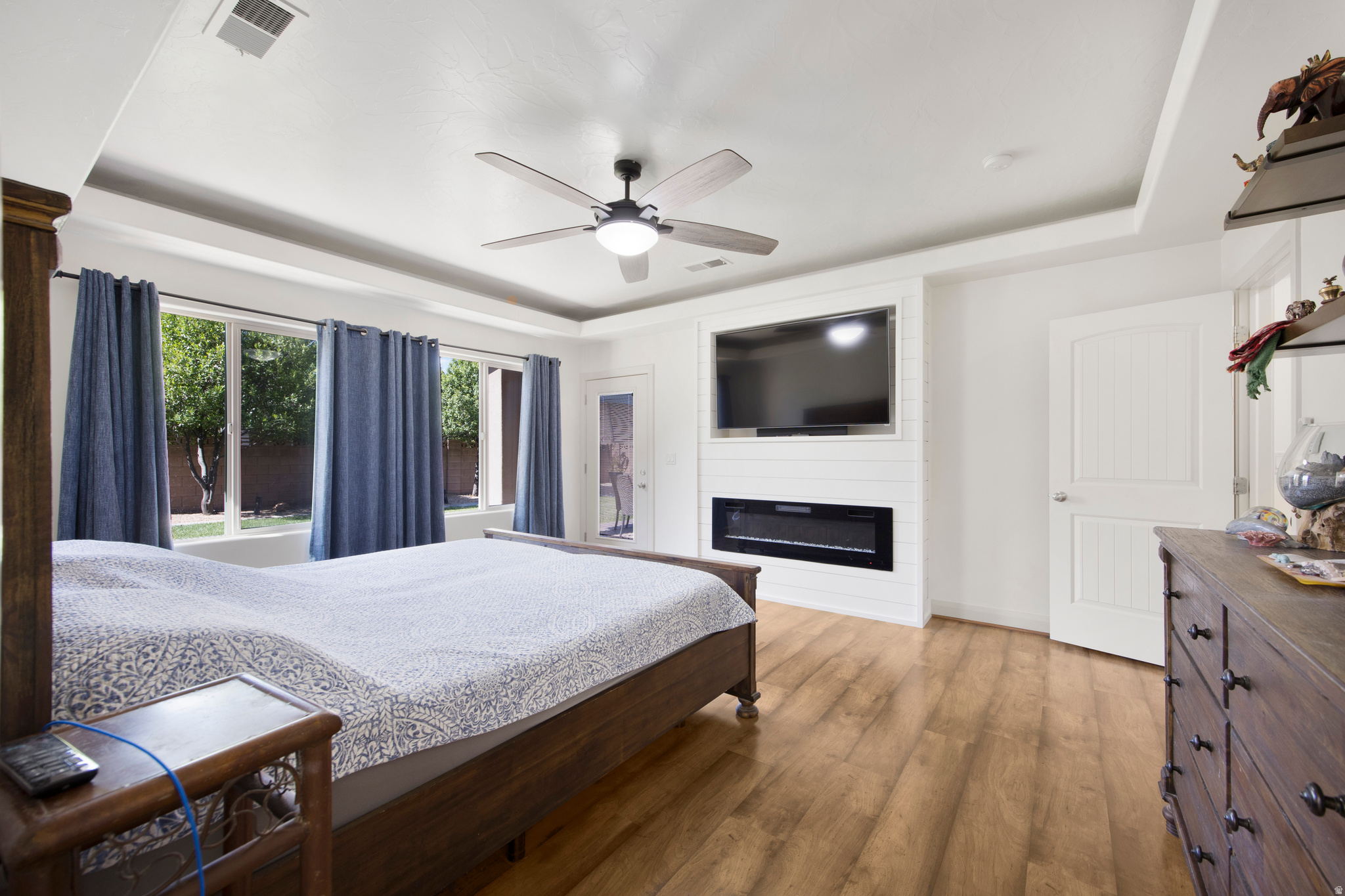 HIGH CHAPARRAL AT THE WASHINGTON BENCH - Residential