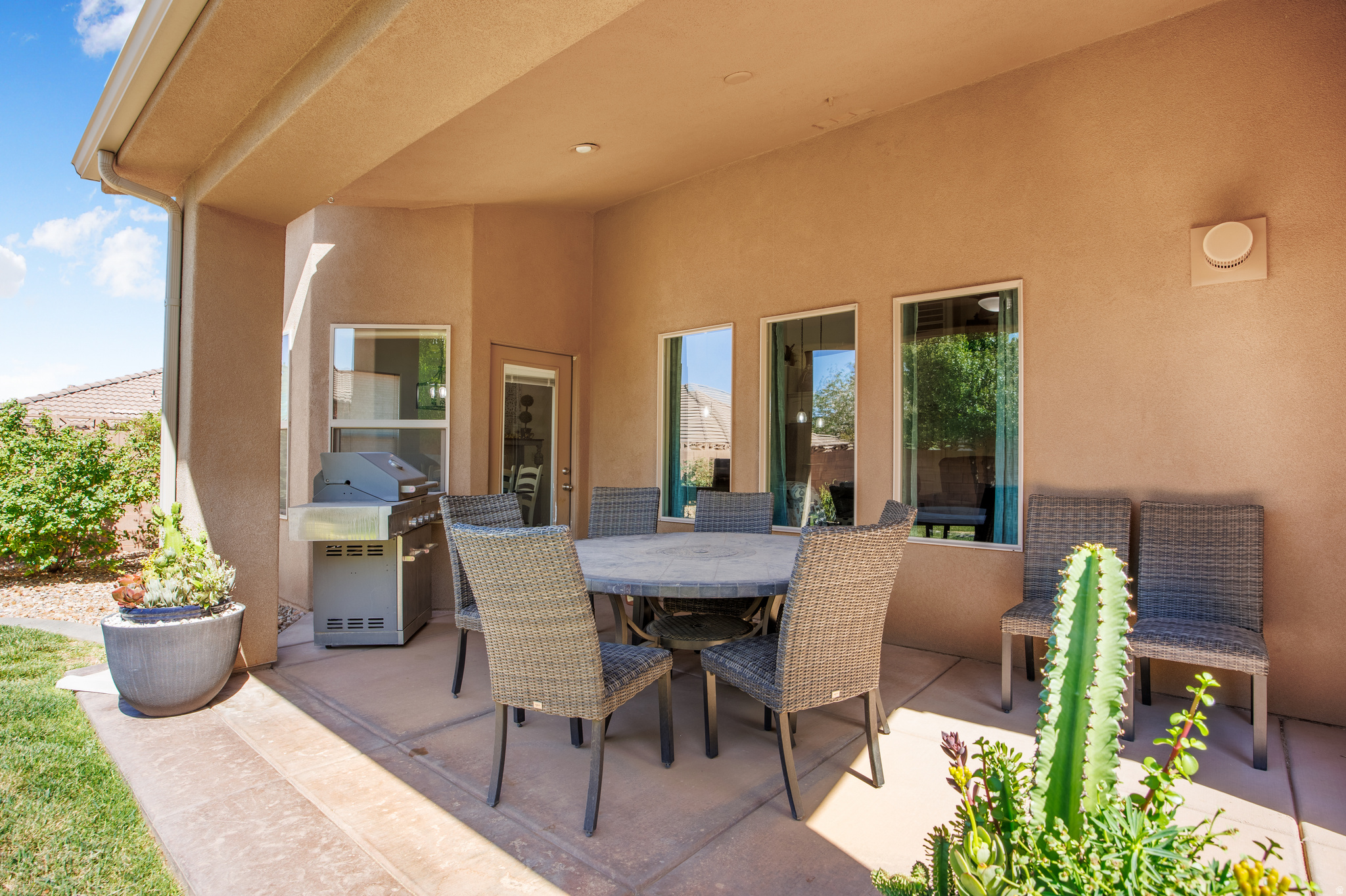 HIGH CHAPARRAL AT THE WASHINGTON BENCH - Residential