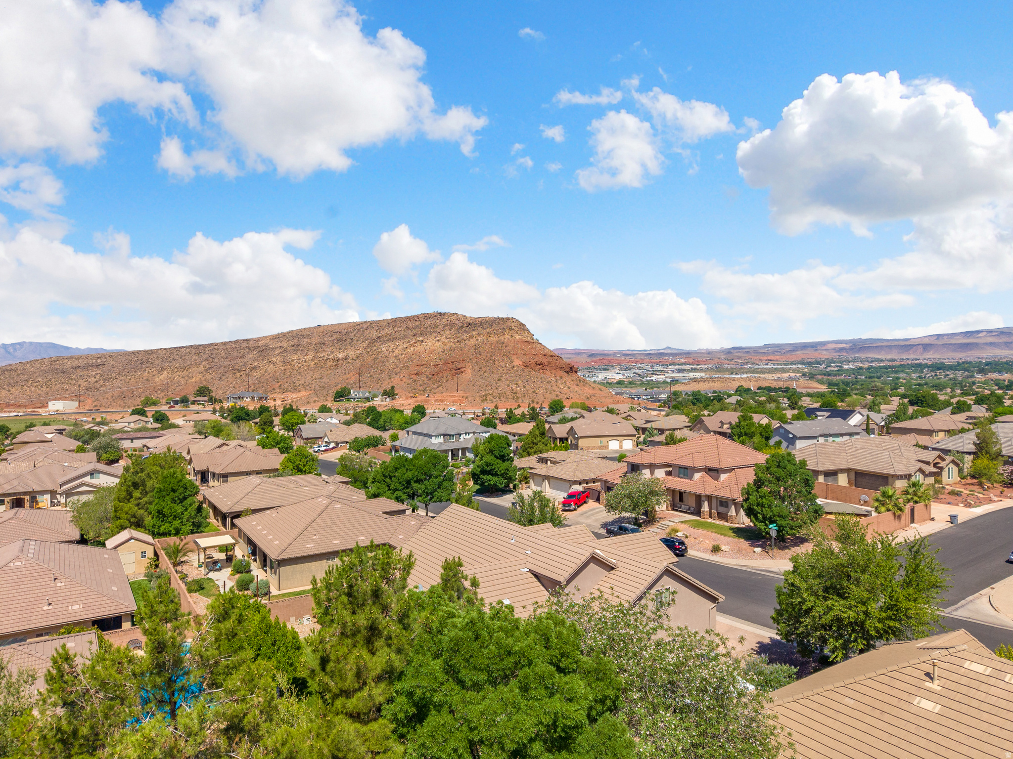 HIGH CHAPARRAL AT THE WASHINGTON BENCH - Residential