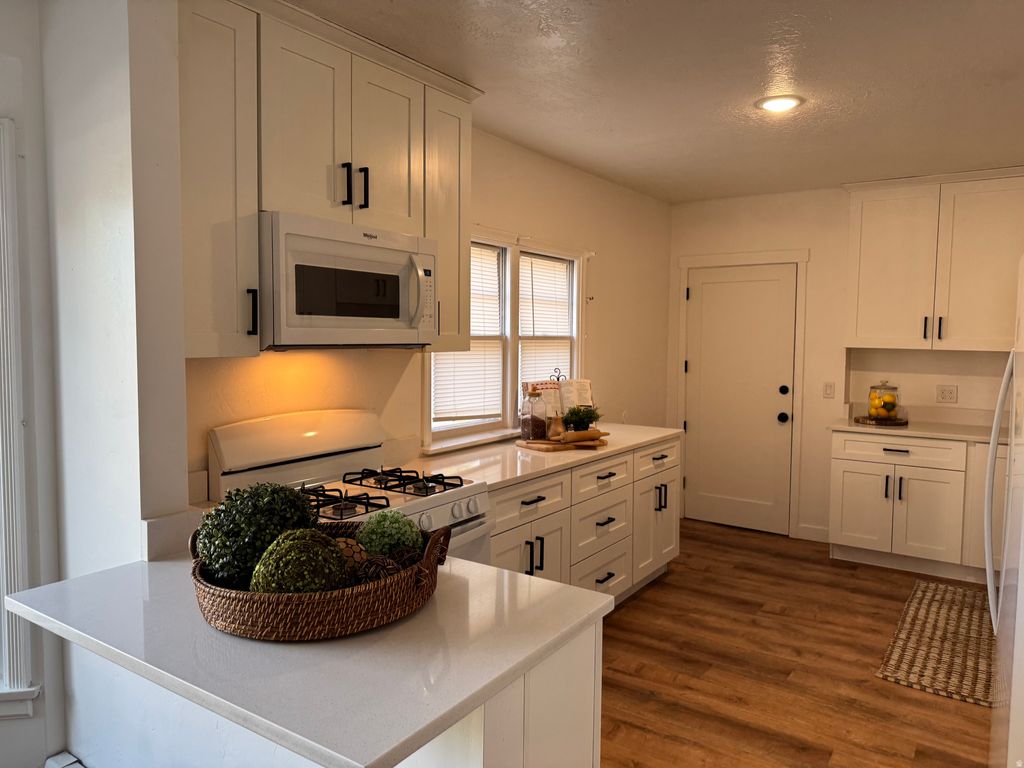 Photo of 220 E GREENWOOD AVE, Midvale, UT 84047 (MLS # 2136014)