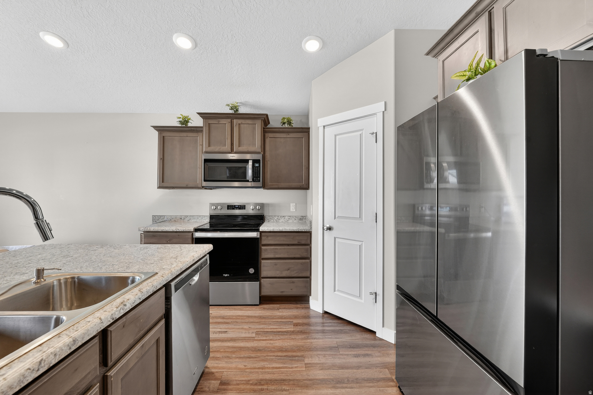 SUNSET ESTATES - Residential