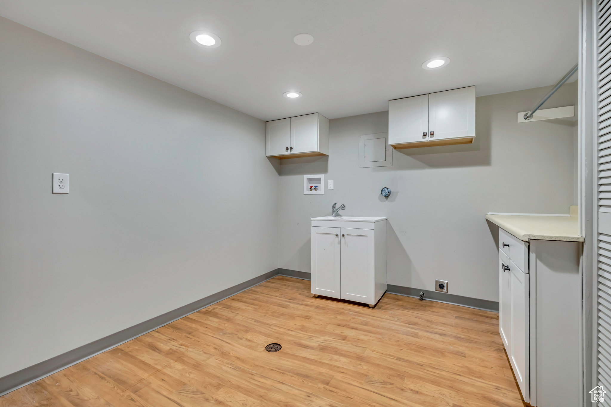 OAKRIDGE MANOR - Residential