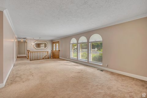 Tiny photo for 2506 GREEN OAKS DR, Bountiful, UT 84010 (MLS # 2113526)