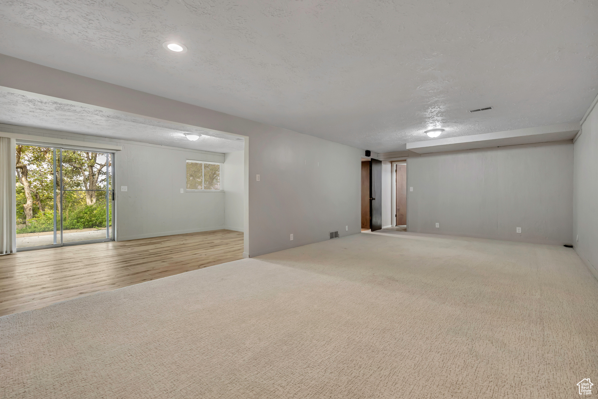 OAKRIDGE MANOR - Residential